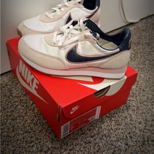 Nike Waffle Trainers - 2Y tennis shoes